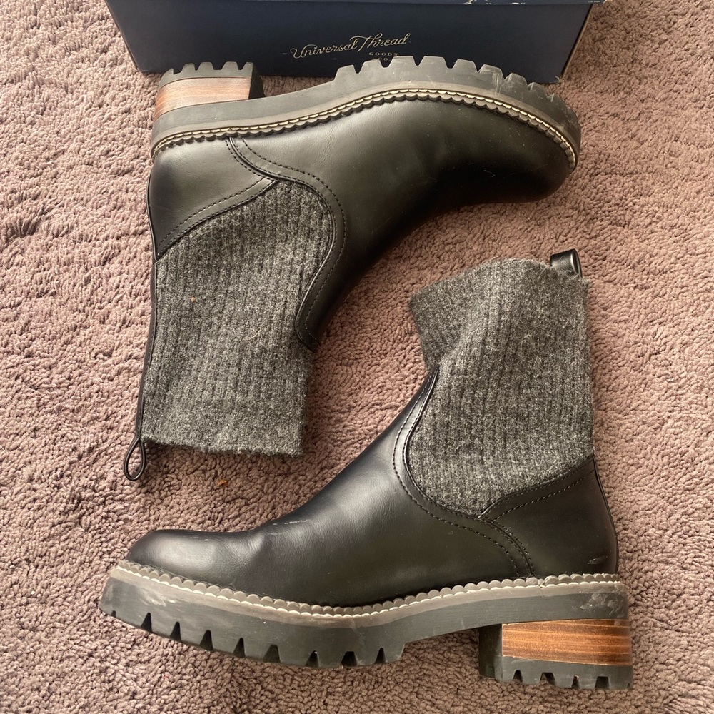 Universal Thread Daphne Sock Boot